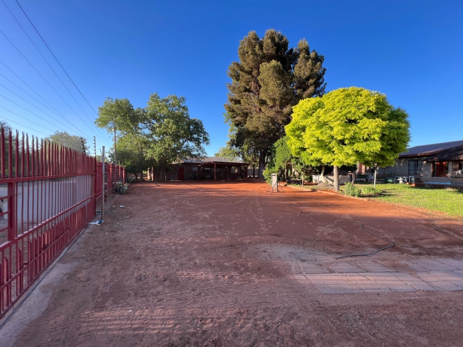 8 Bedroom Property for Sale in Dibeng Northern Cape